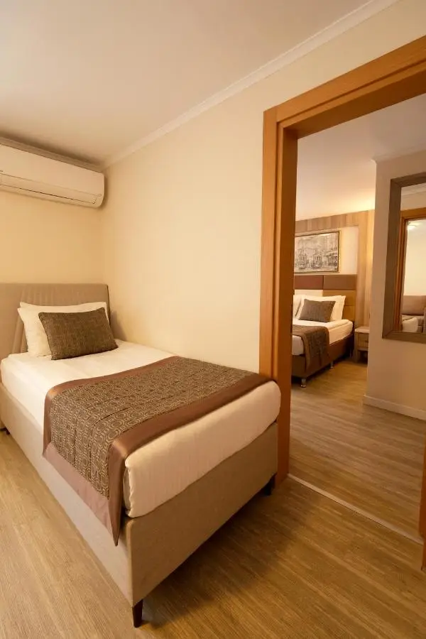 Pera Arya Hotel