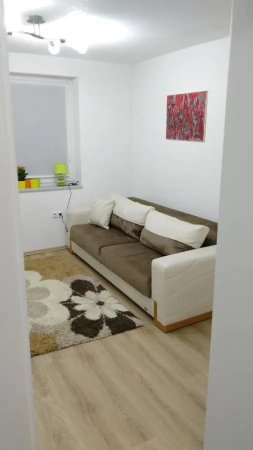 Green Garden Apartment