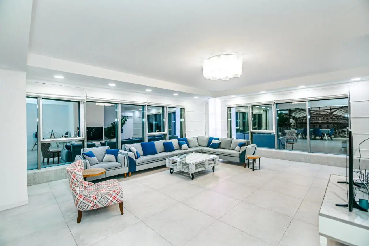 LUXURY SKY Apartment MEGAFUN Residance