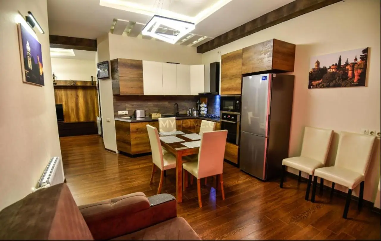 Freedom Square Apartment