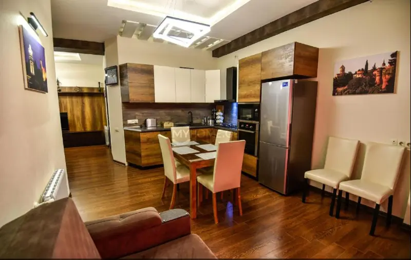 Freedom Square Apartment