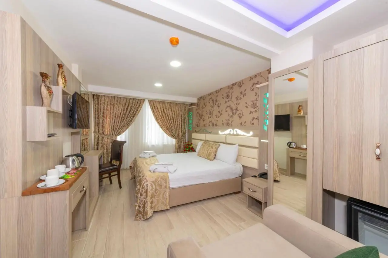 Raimond Hotel
