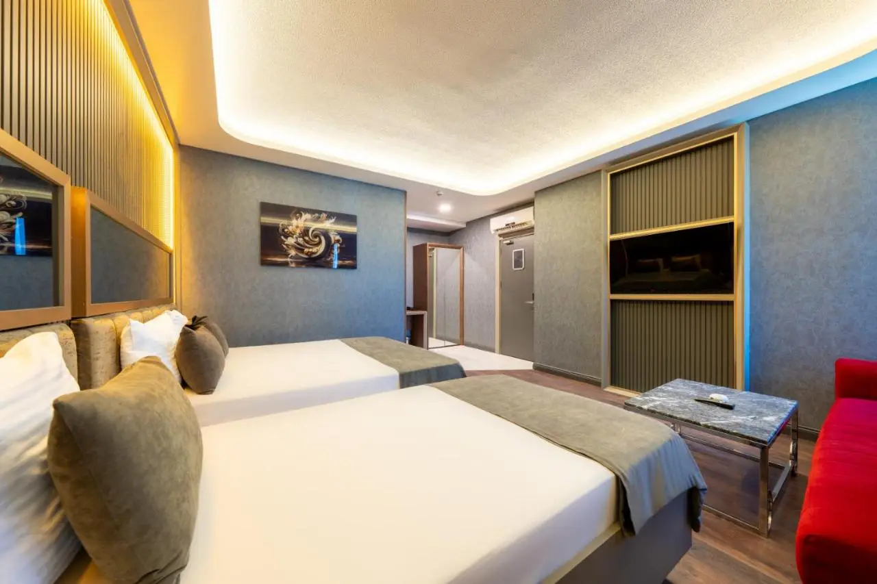 216 Eagle Palace Suite