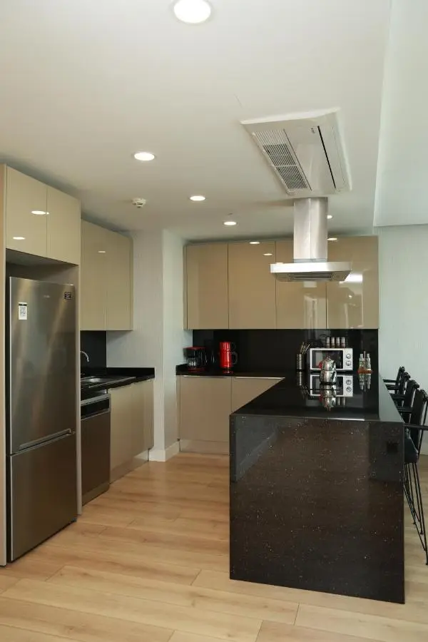 Deluxe 2BR Apartment Balcony 420