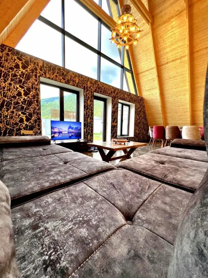 Mountain Nest Challet