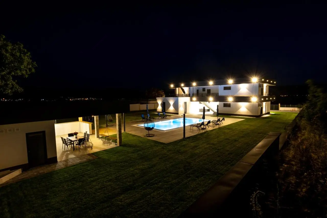 Villa One Wall