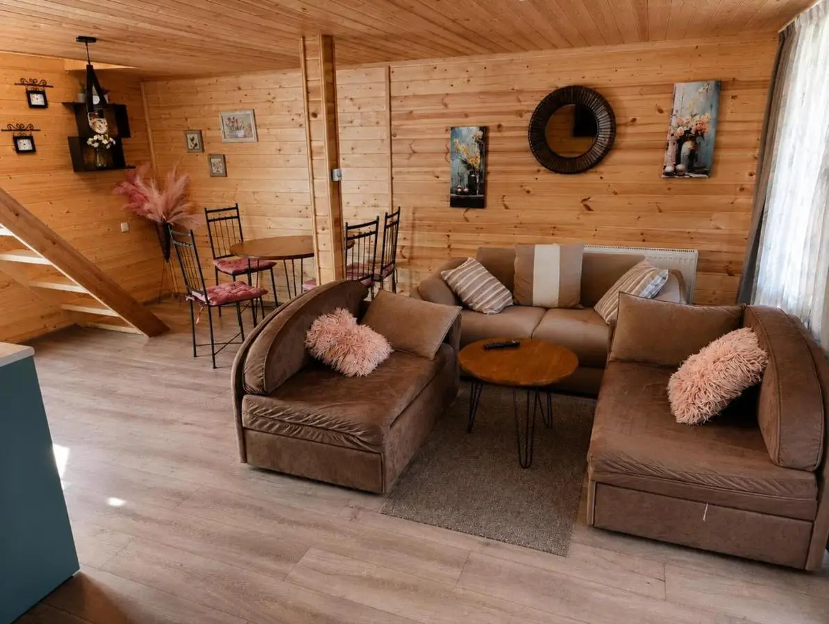 Cliffside cottage Kazbegi