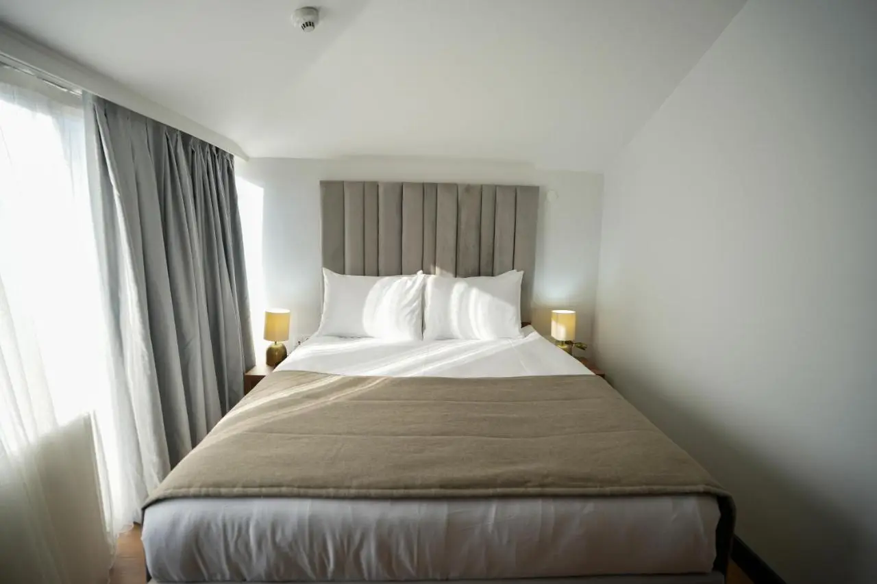 Business Life Hotel Güneşli