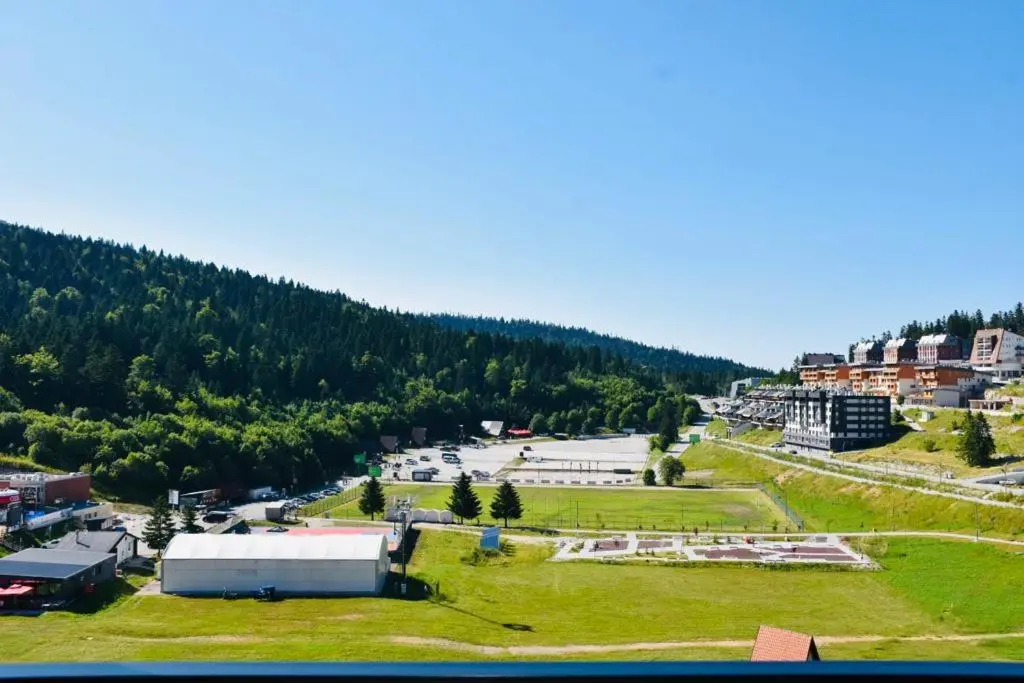 NA STAZI-Luxury Mountain- on the ski slope-Free parking,Tuzlaks apartment