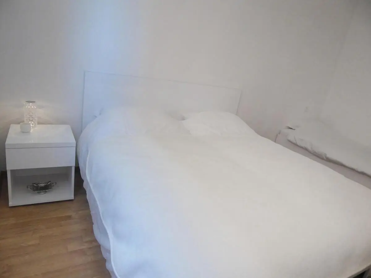 Small Hill Apartments