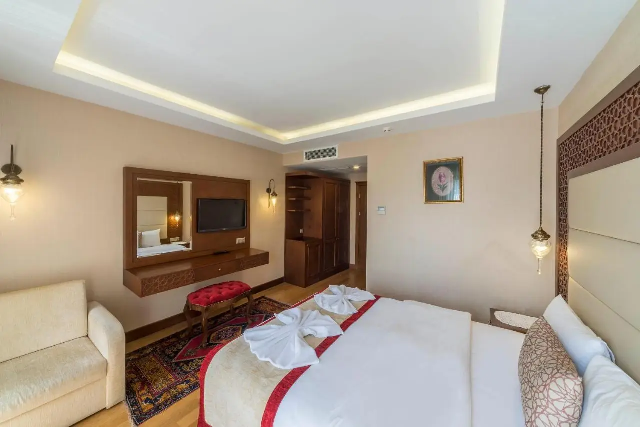 Lalinn Hotel
