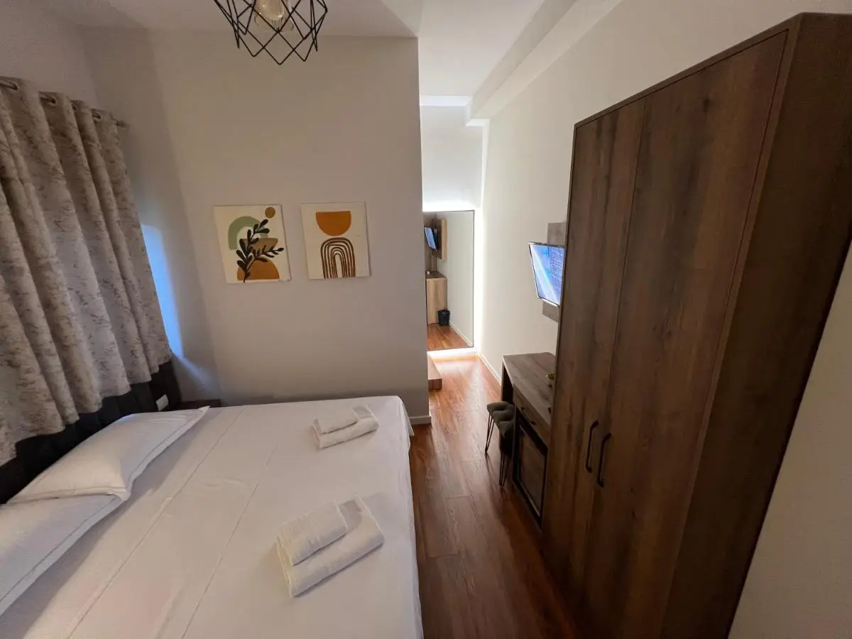 Elona's Rooms