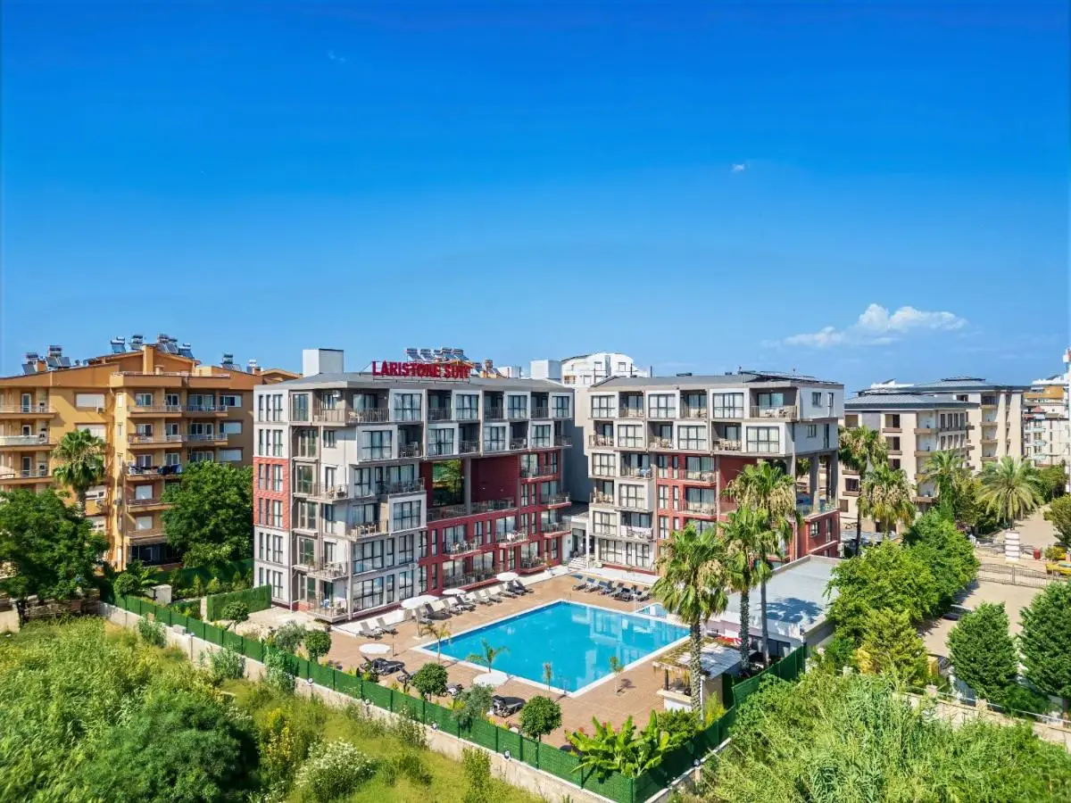 Laristone Suite Spa Hotel