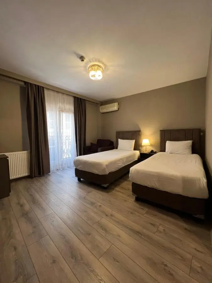 Flower Palace Hotel