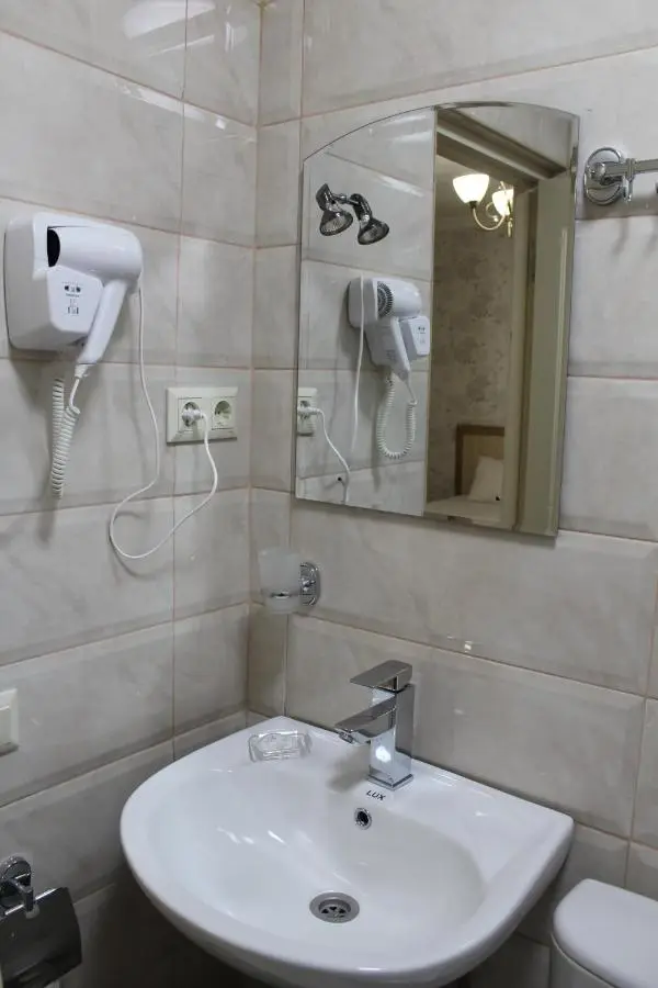 Emis Hotel