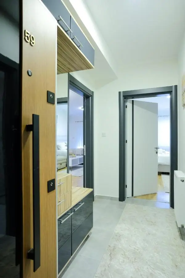 Lux Sara Apartments