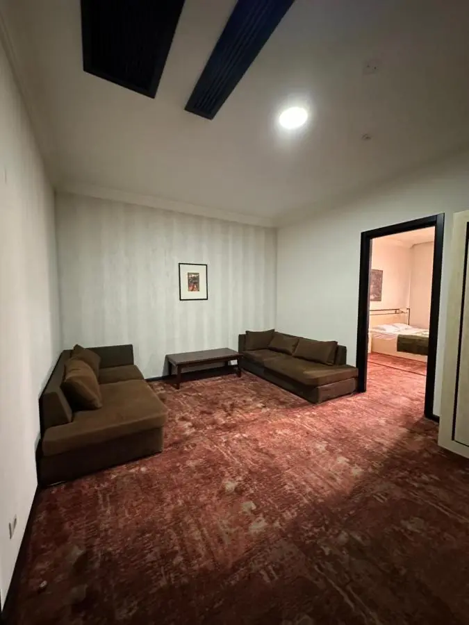 Hotel Cash