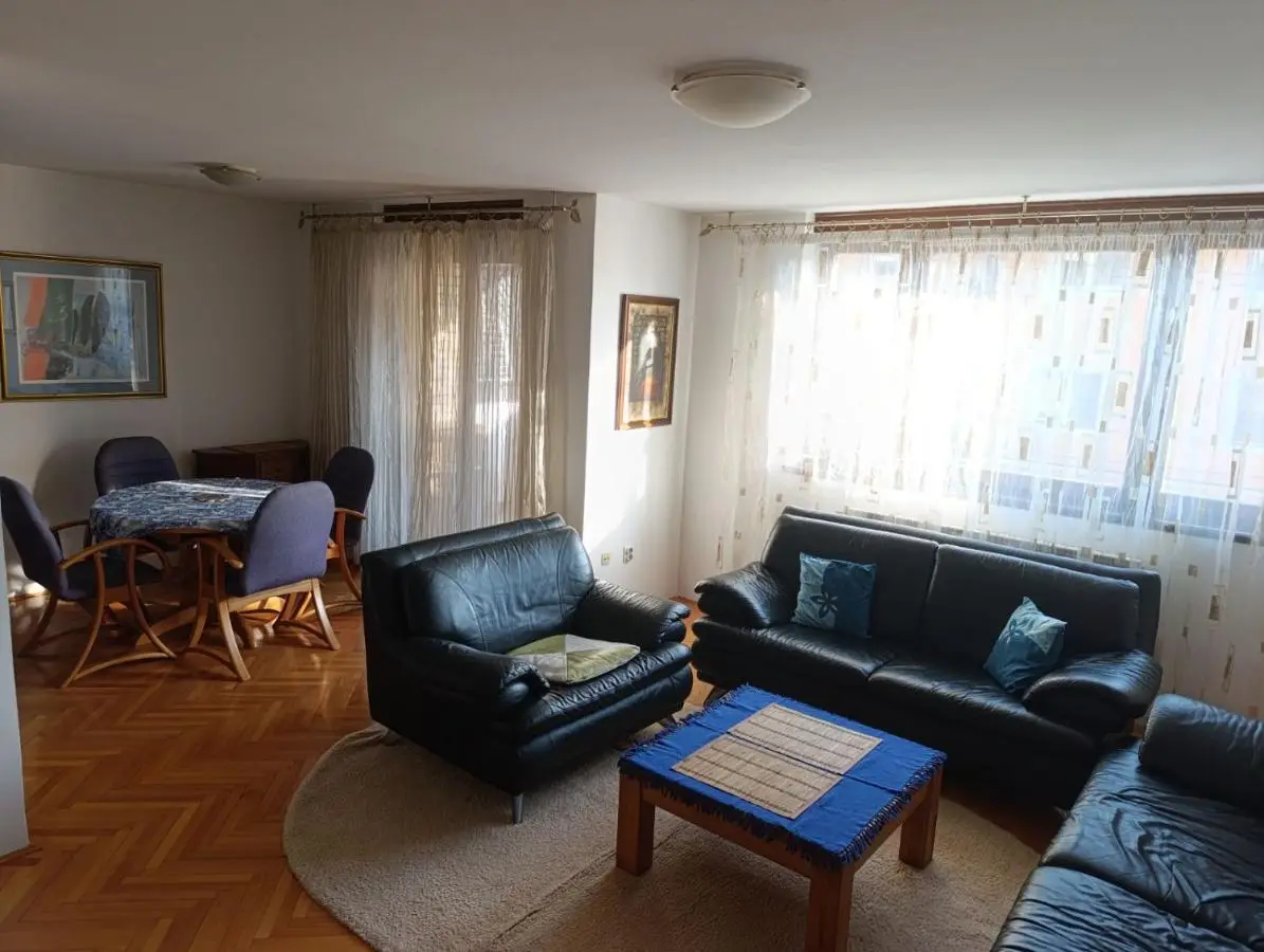 Centar SA with free garage parking