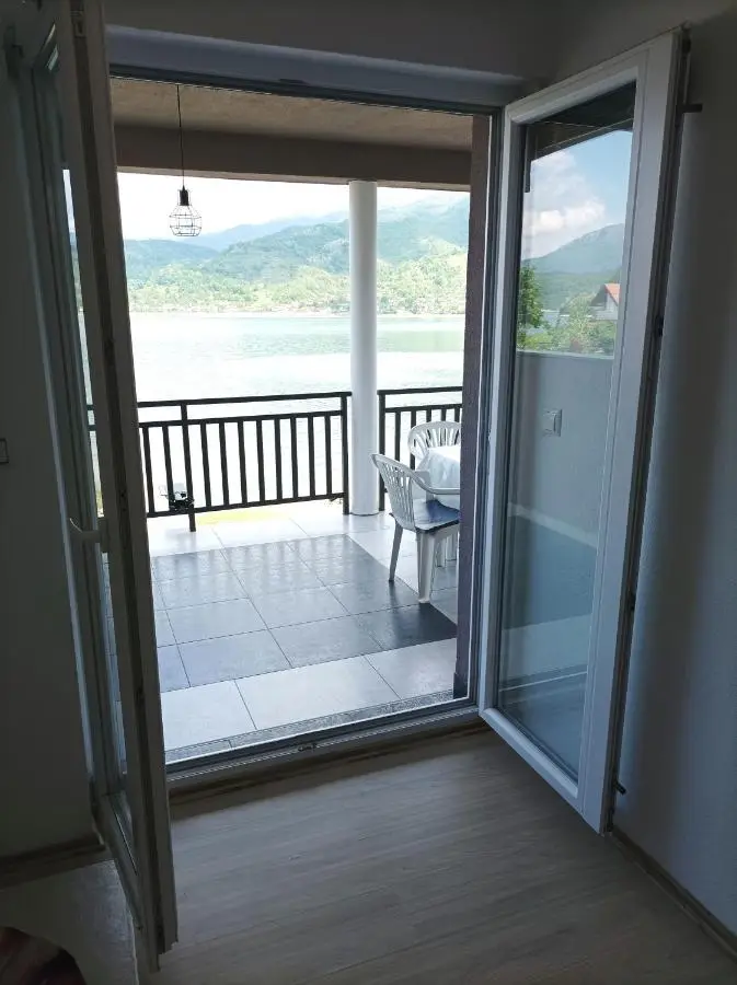 Dina apartman Jablaničko jezero