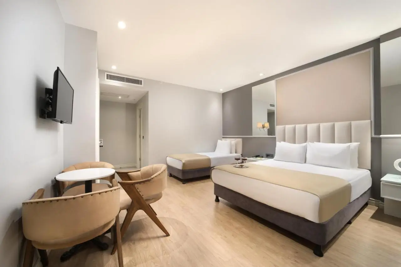 Ess Hotel