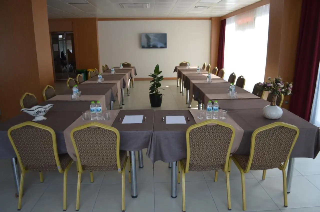 Quars Garden Hotel