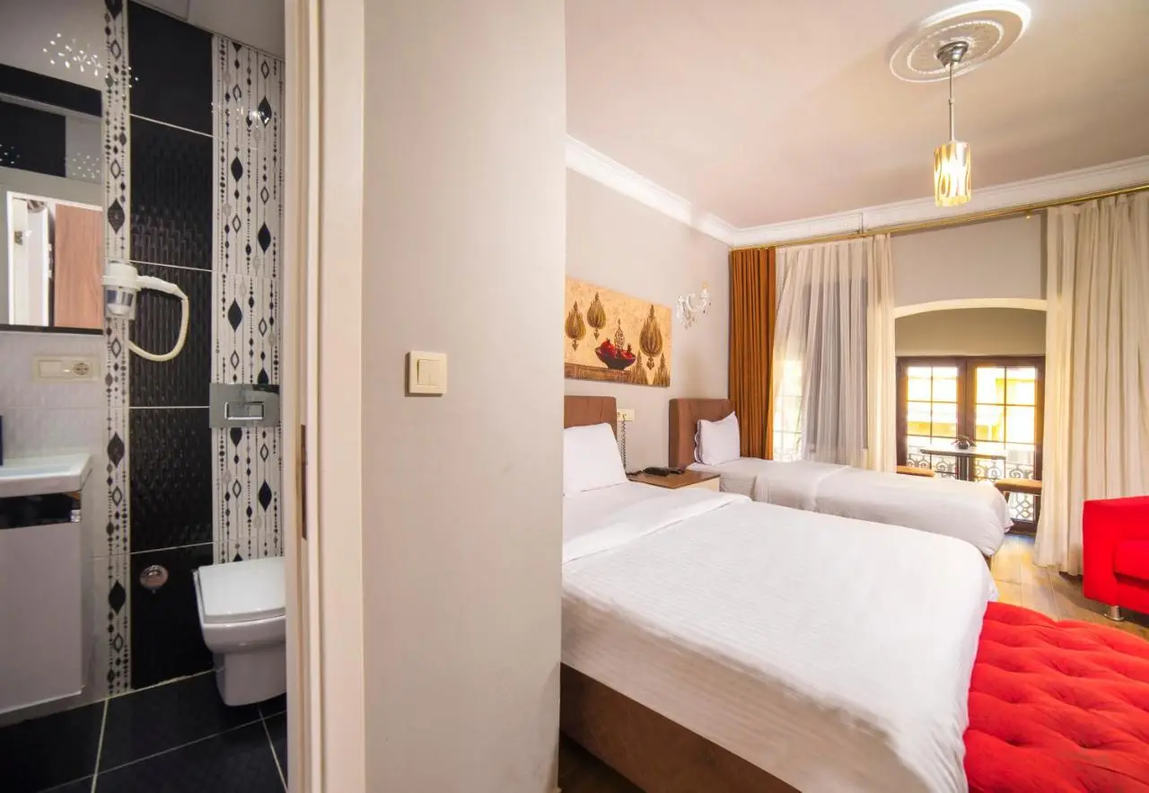 Zendy Suite Hotel