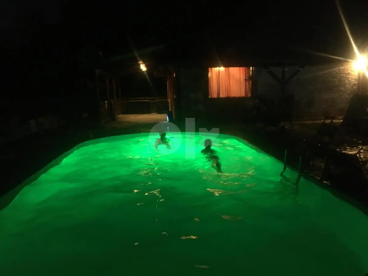 "River paradise" Vikendica sa bazenom, ladarom i kaminom na samoj obali Vrbasa Banja Luka