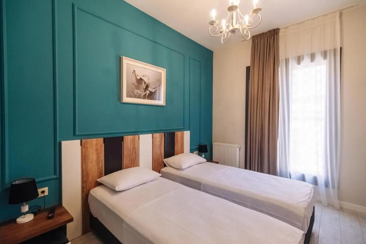 Wine Rock Hotel