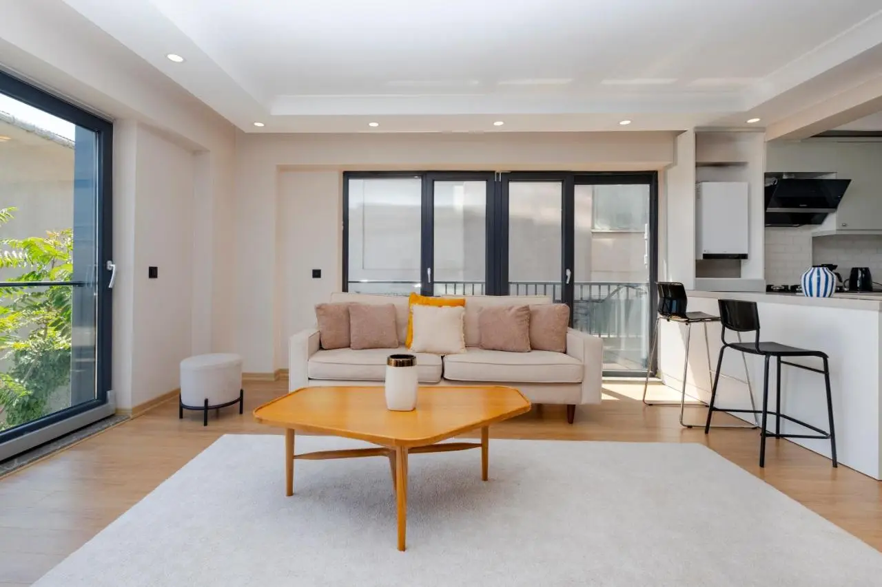 Sea View Two-Bedroom Suite in Managed Residence - Parking and Elevator