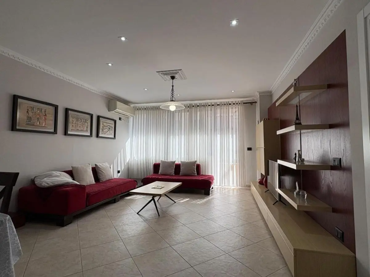 Laureta Central Apartment