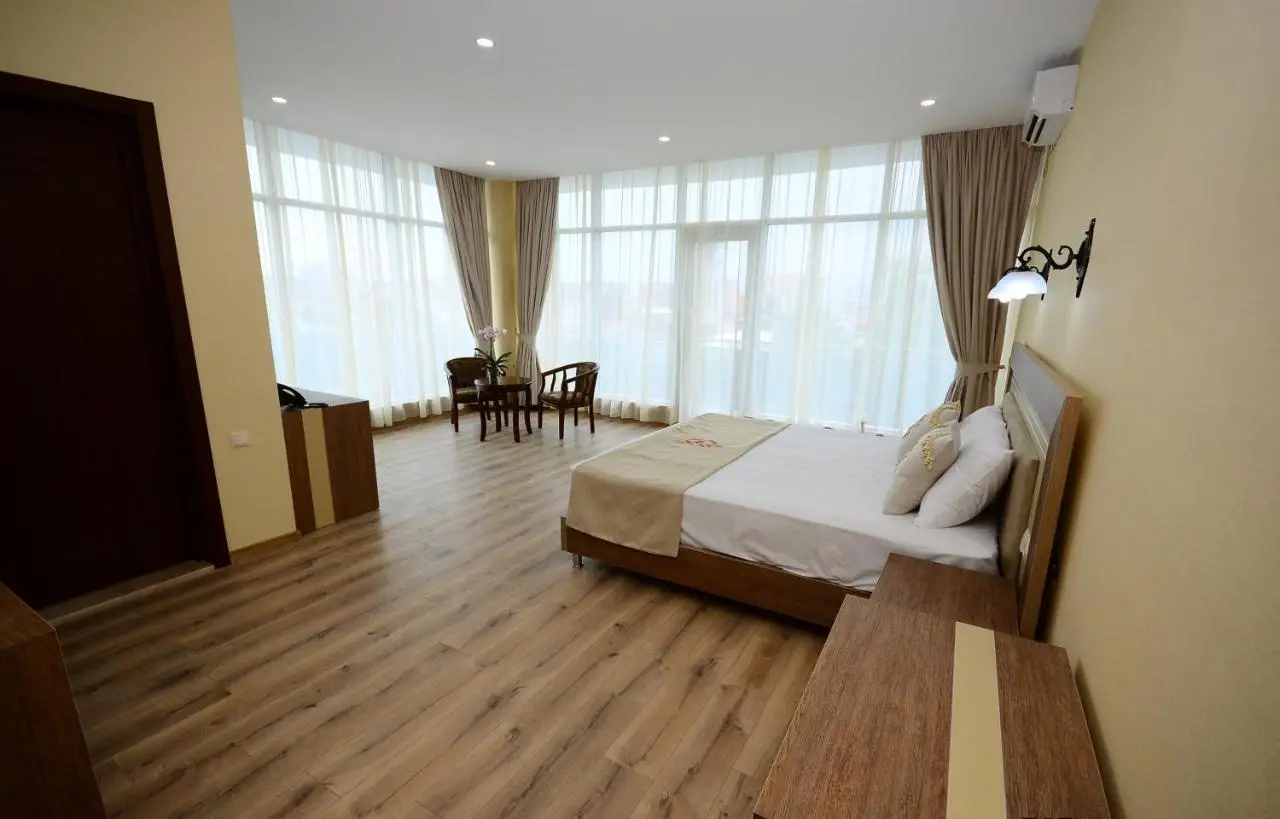 Hotel 725 B