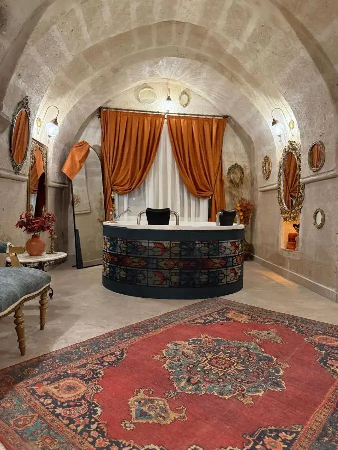 Serenus Cave Suites