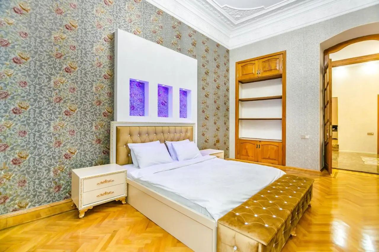 Hezi Aslanov house in CITY CENTRE