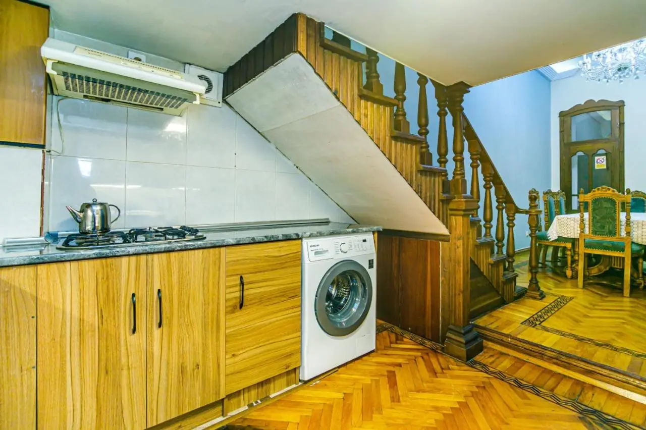 Targovu 4 Room Malakan Garden