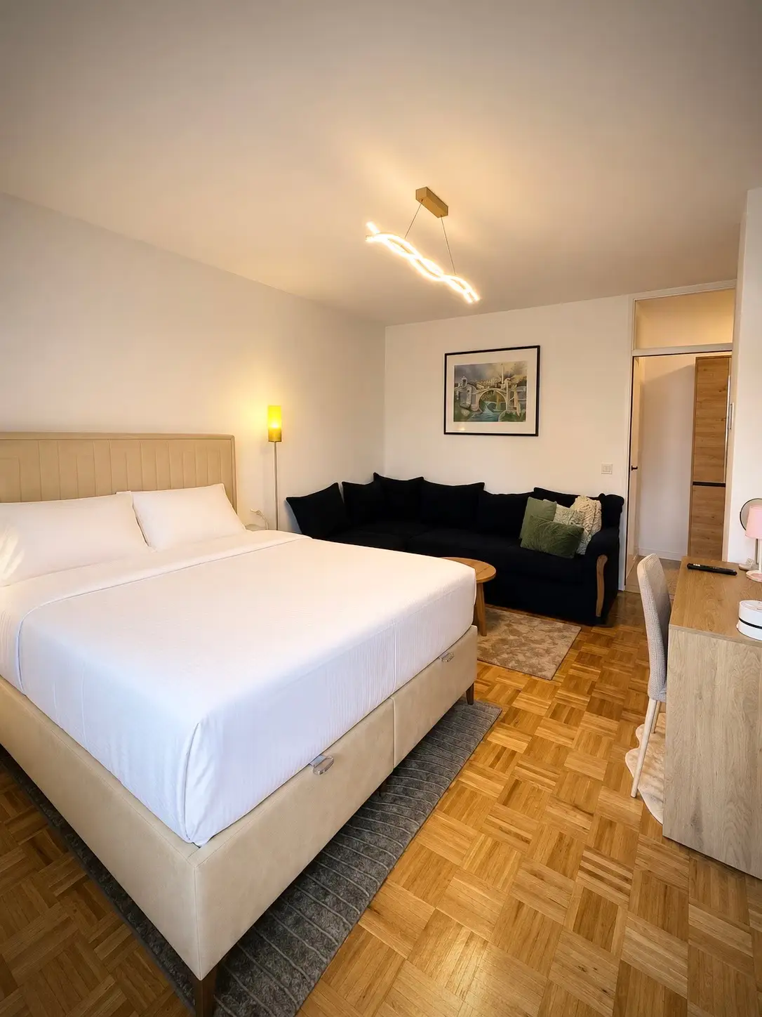 Rose Nest Airport Apartment - Self Check-In