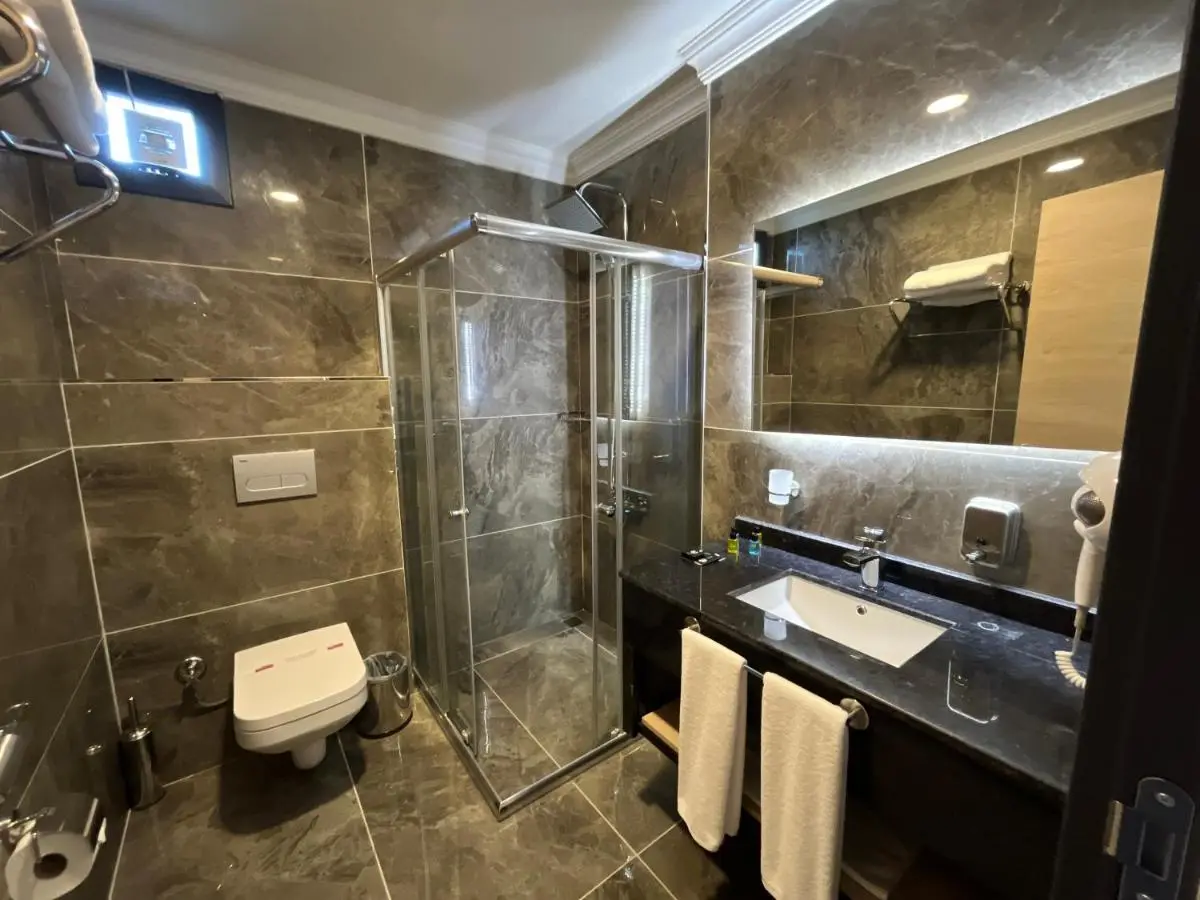 Avni Bey Otel