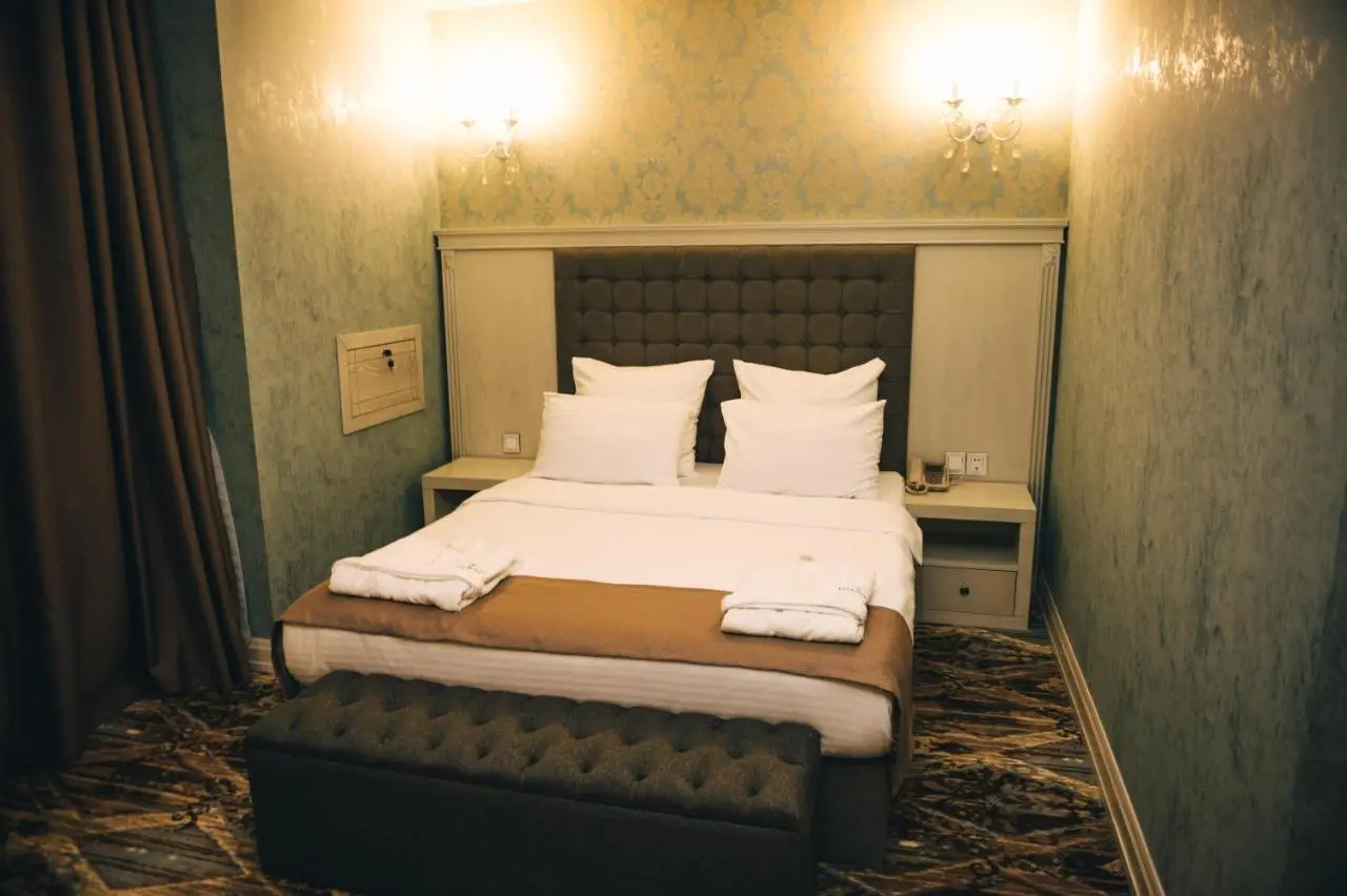 Emerald Suite Hotel