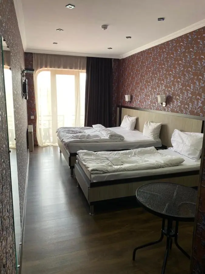 7 Baits Hotel