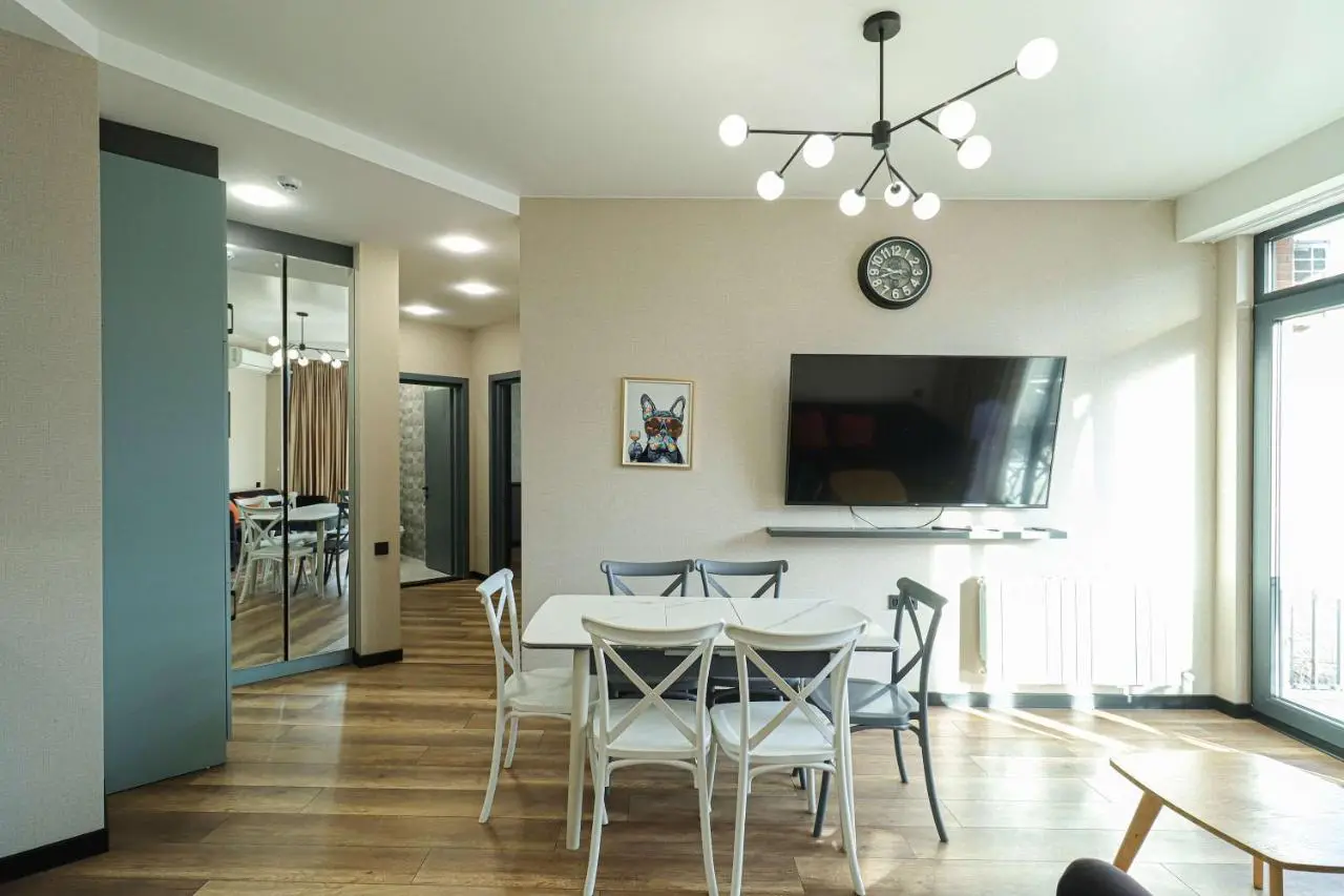 Luxurious 3BR Apartment W Stunning views