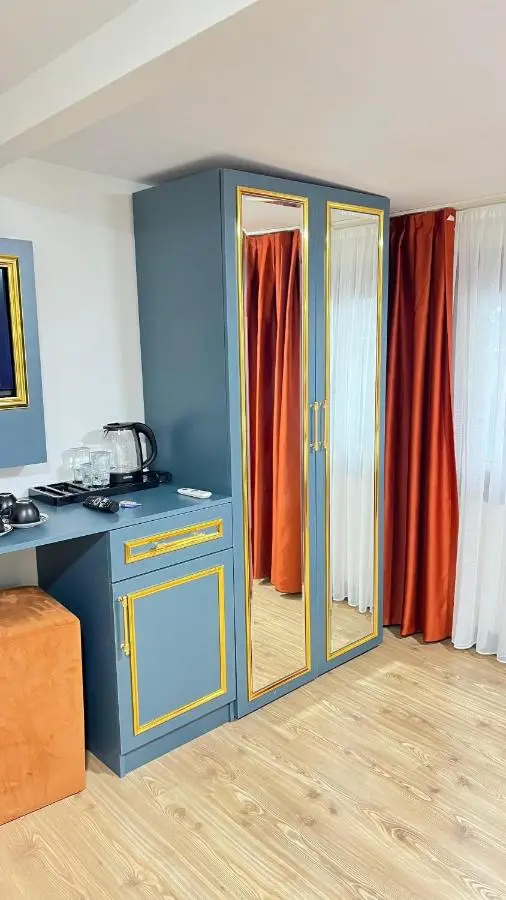crown taksim hotel