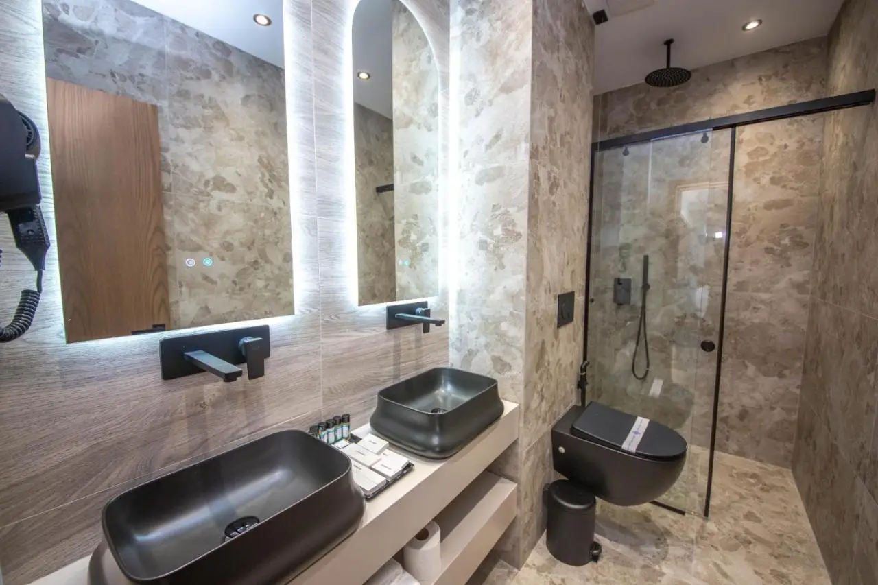 Noam Luxury Hotel