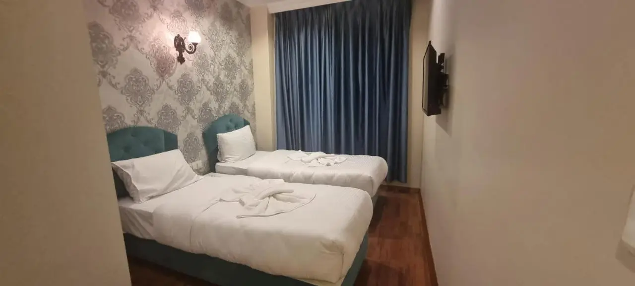 By Historial Hotel Due