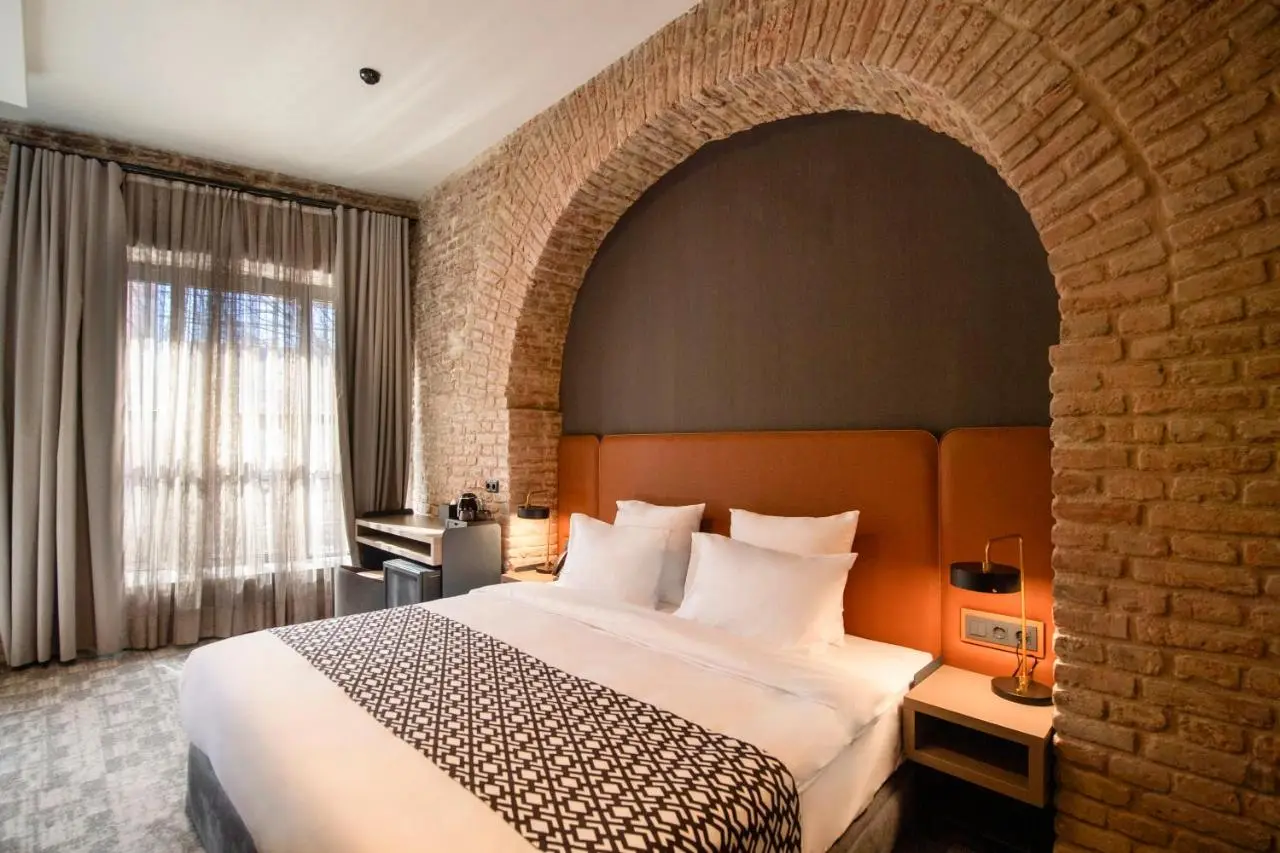 Qarvasla Hotel