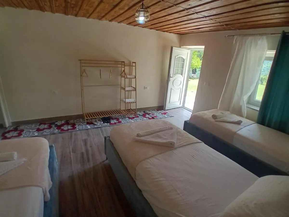 Thethi 360 grade - Camping & Rooms