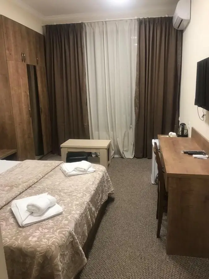 5 Rooms near 300 Aragveli metro station