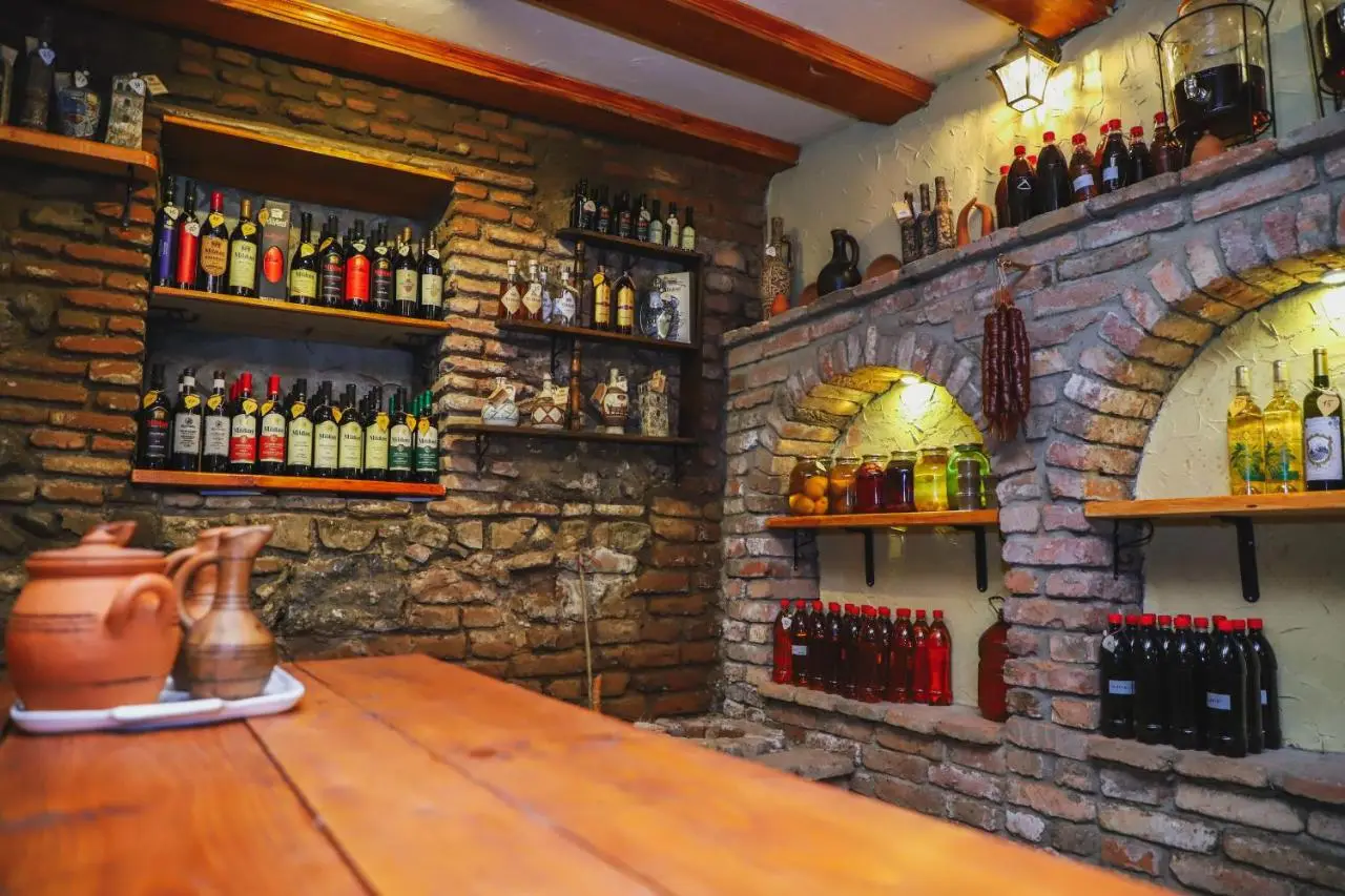 Honeymoon Aparts with Wine Cellar 1897