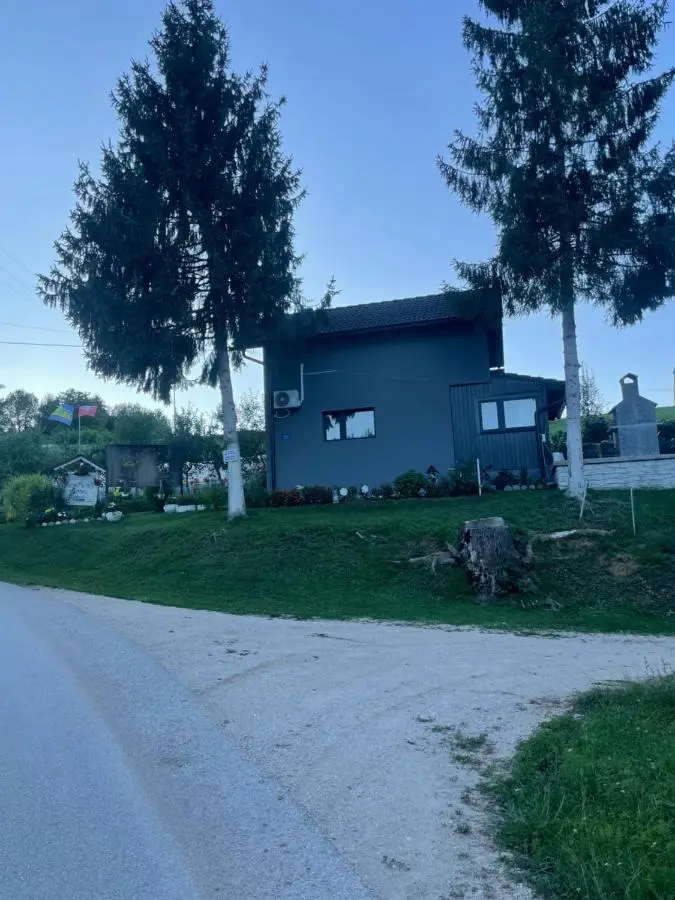 Vikendica u prirodi na ranču