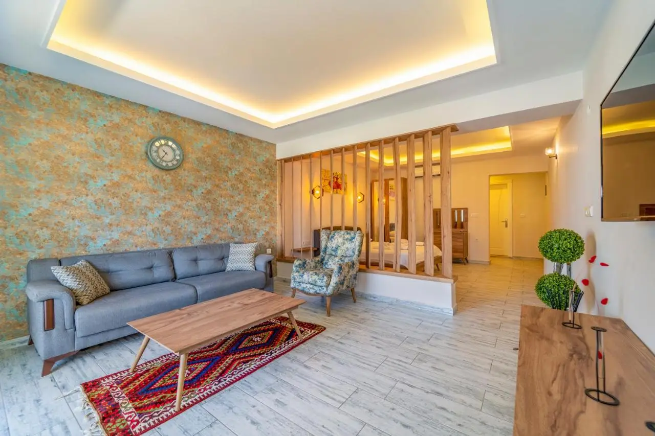 Nakas Suites