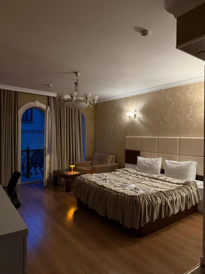 Old Str Terrace Hotel