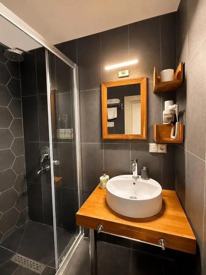 Kuzen Otel